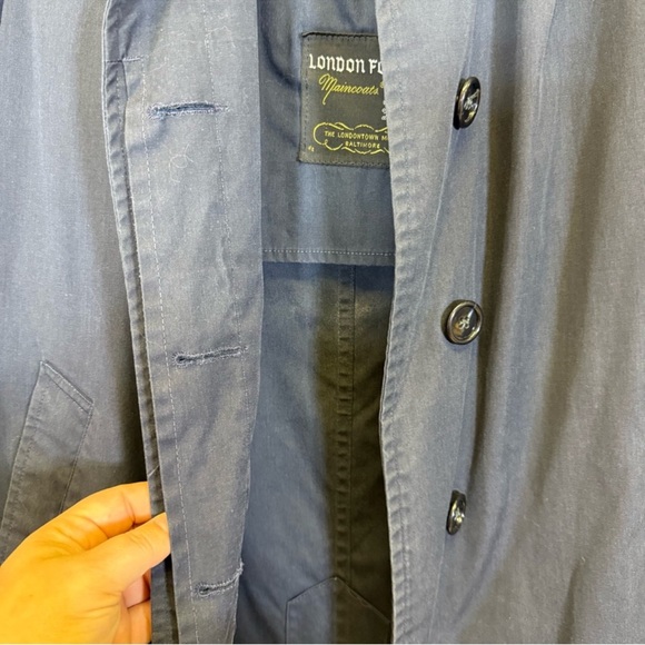London Fog, Blue Trench Coat Classic Lightweight Design. Size 10 Petite. - Picture 2 of 5